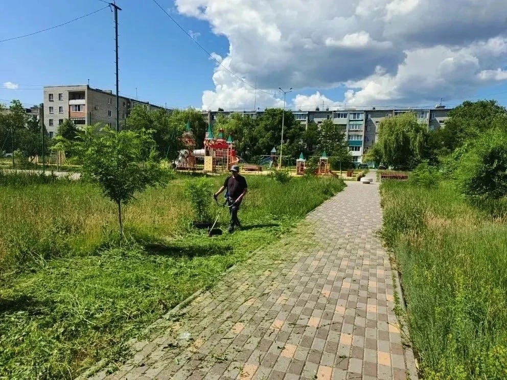 Михайловка. 
Администрация навела порядок в Аллее семьи в Михайловке!

✅ МИХАЙЛОВКА В MAX - https://