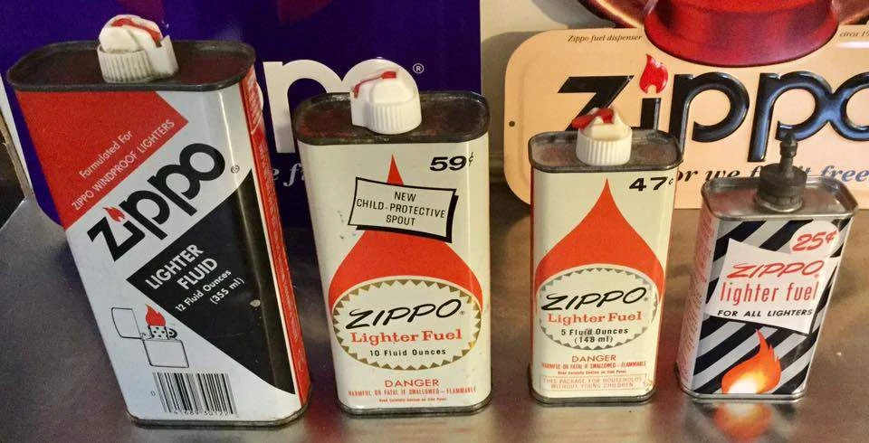 Канистры для топлива Zippo разных годов.