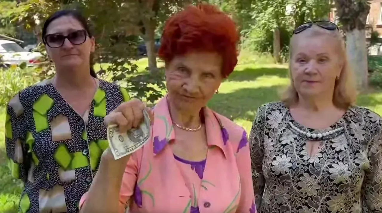 Курс доллара ЦБ впервые за три года упал ниже 75 рублей.  Рухнул, обрушился, развалился вдребезги, р