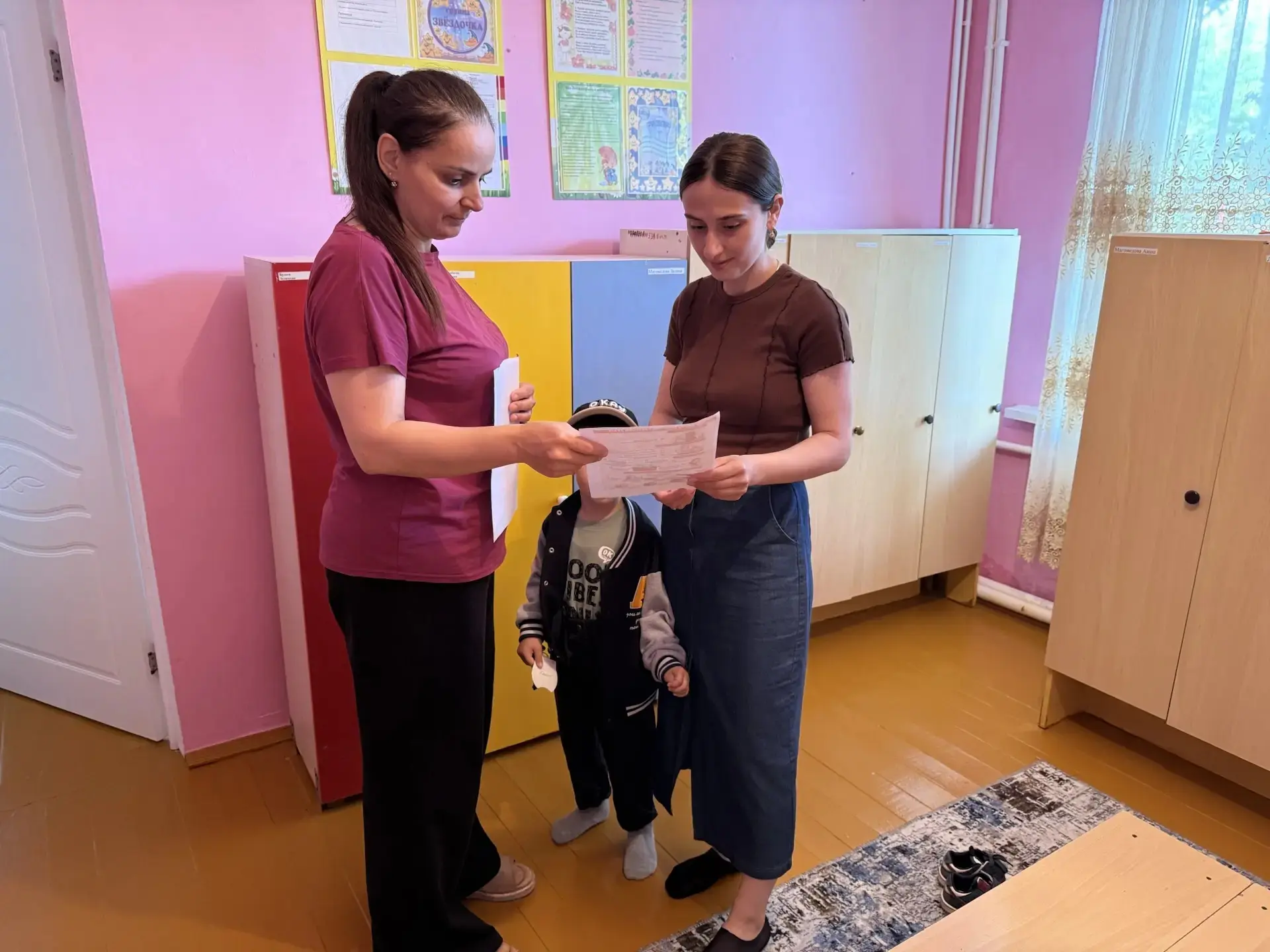 В младших группах был проведён инструктаж с родителями при обнаружении беспилотных лета...