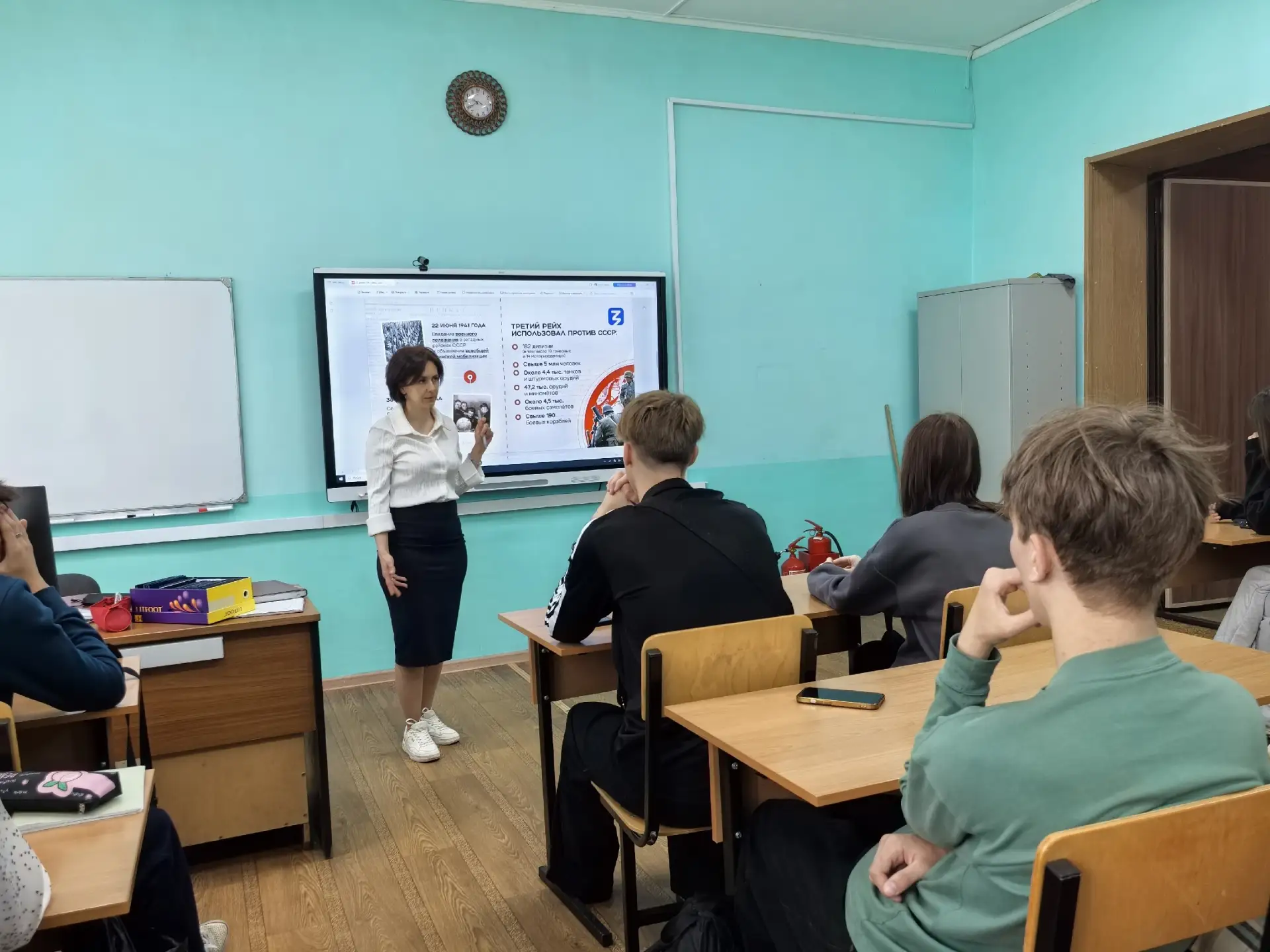 🇷🇺 В нашем колледже прошла лекция, посвящённая Дню памяти и скорби.

22 июня 1941 года — дата, кот