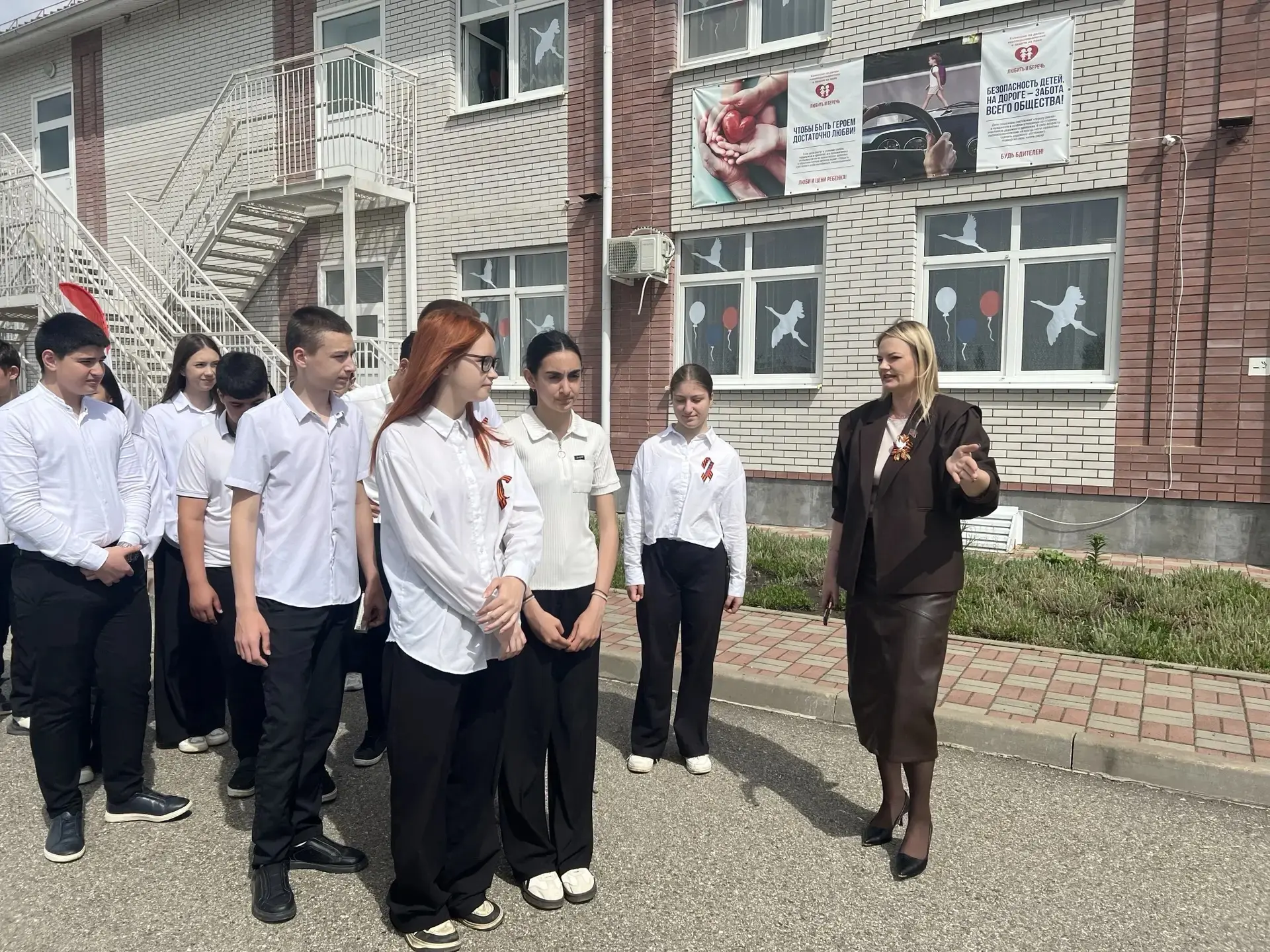📚✨ 13 мая 2026 года обучающиеся 8 а класса приняли участие в профессиональных пробах, ...