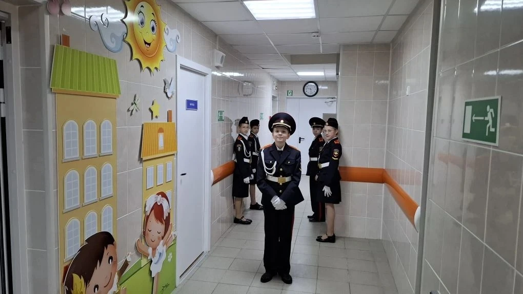 Набираемся опыта и вдохновляем!   Знаменная группа 5 кадетского класса приняла участие в церемонии в