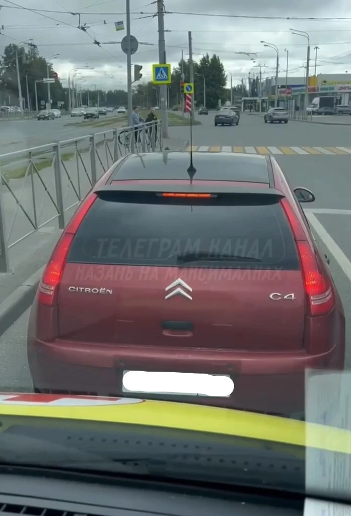 🚑 На Копылова водитель легковушки не пропустил скорую помощь, которая ехала на срочный...