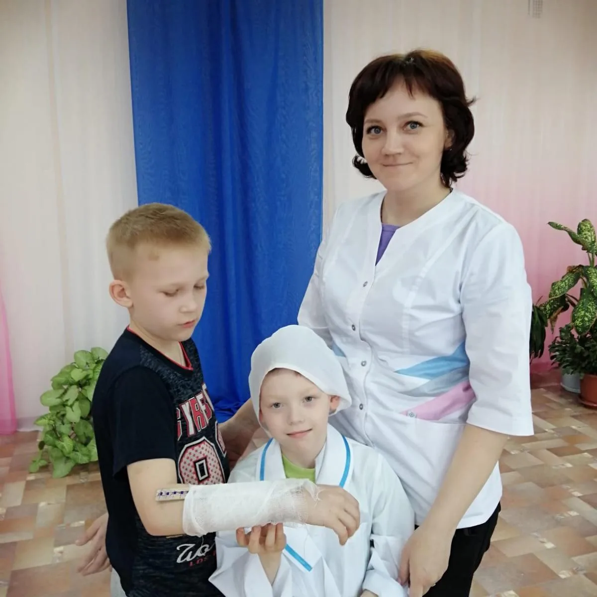 ✨🎉 Поздравляем с Днём медицинского работника Елену Алексеевну Васенёву! ✨🎉

Дорогие Елена Алексеев