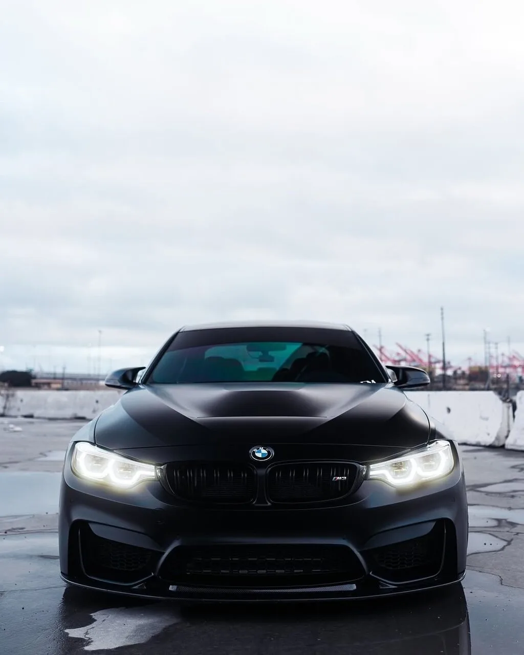 BMW M3 F80 — это идеальное сочетание комфорта бизнес-седана и динамики спортивного автомобиля.

#mer