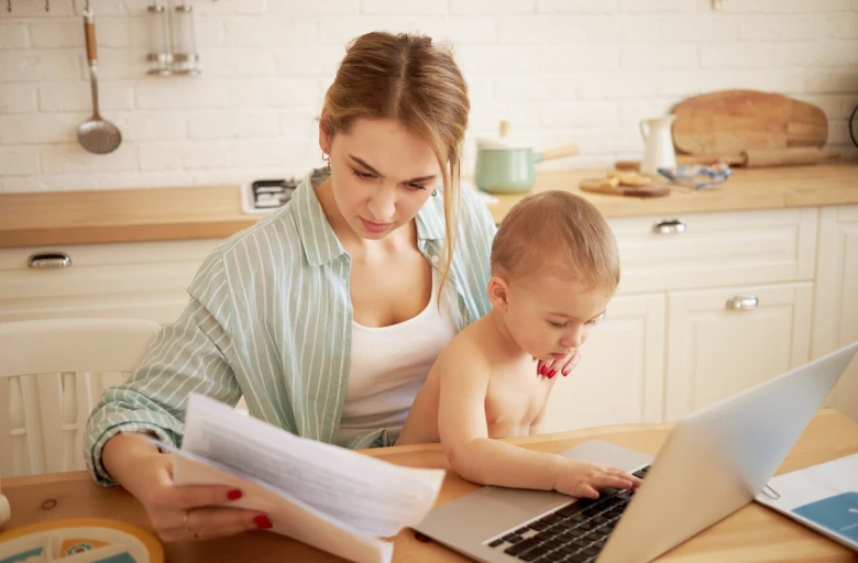 👩‍👧 В Госдуме предложили запретить увольнять женщин с детьми до восьми лет

Депутаты предлагают пр