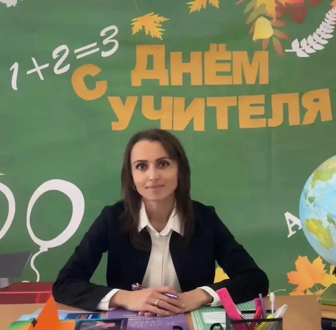 Вчера свой день рождения отметила педагог по биологии, Шаханова Фатима Маханбетовна! 💐🎁
    От все