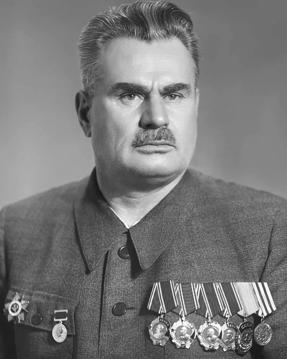 15 июня родился легендарный руководитель советского автопрома, лауреат Сталинской премии, директор М