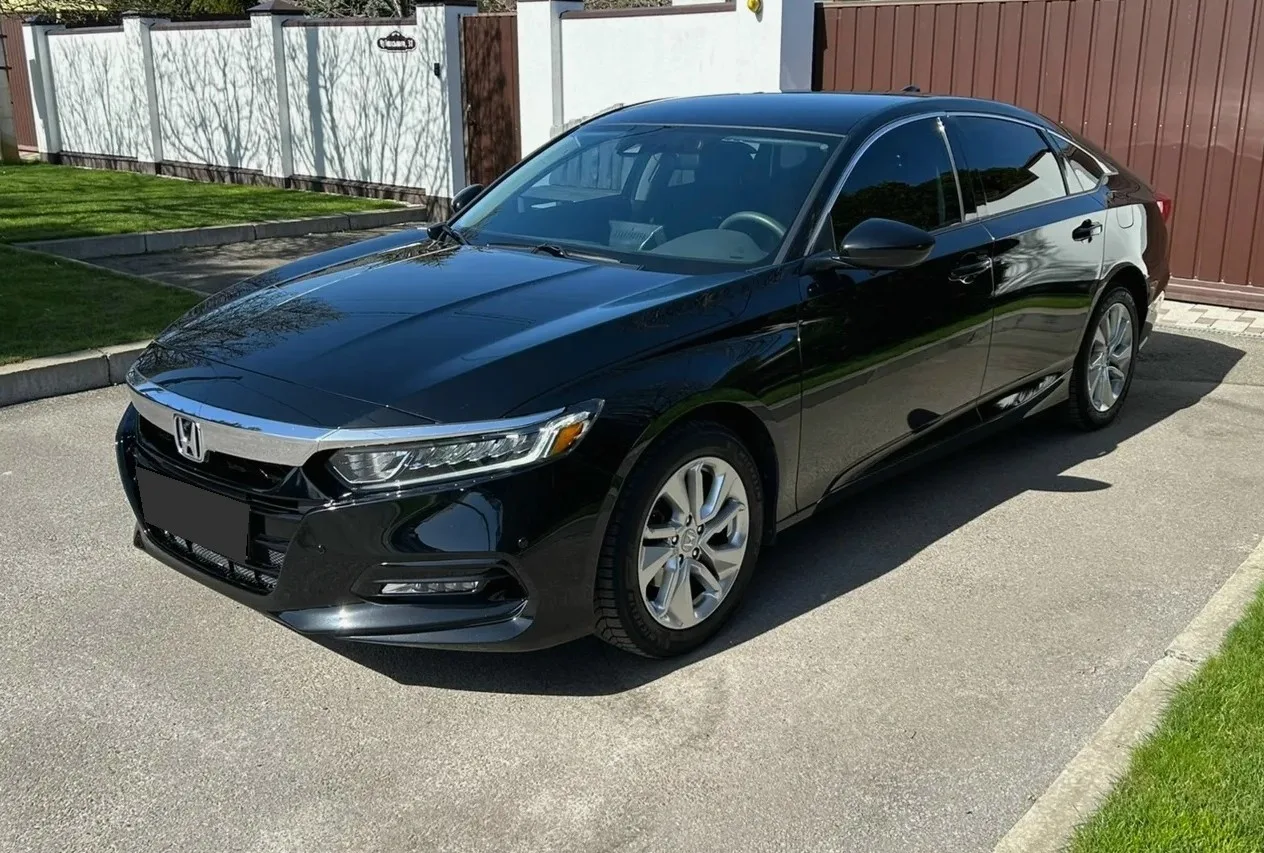 🚘 Honda Accord 2020 
 
📍 Пробег: 48 000 км 
⚙ Двигатель: 1.5 бензин (192 л.с.) 
🚘 Привод: передни