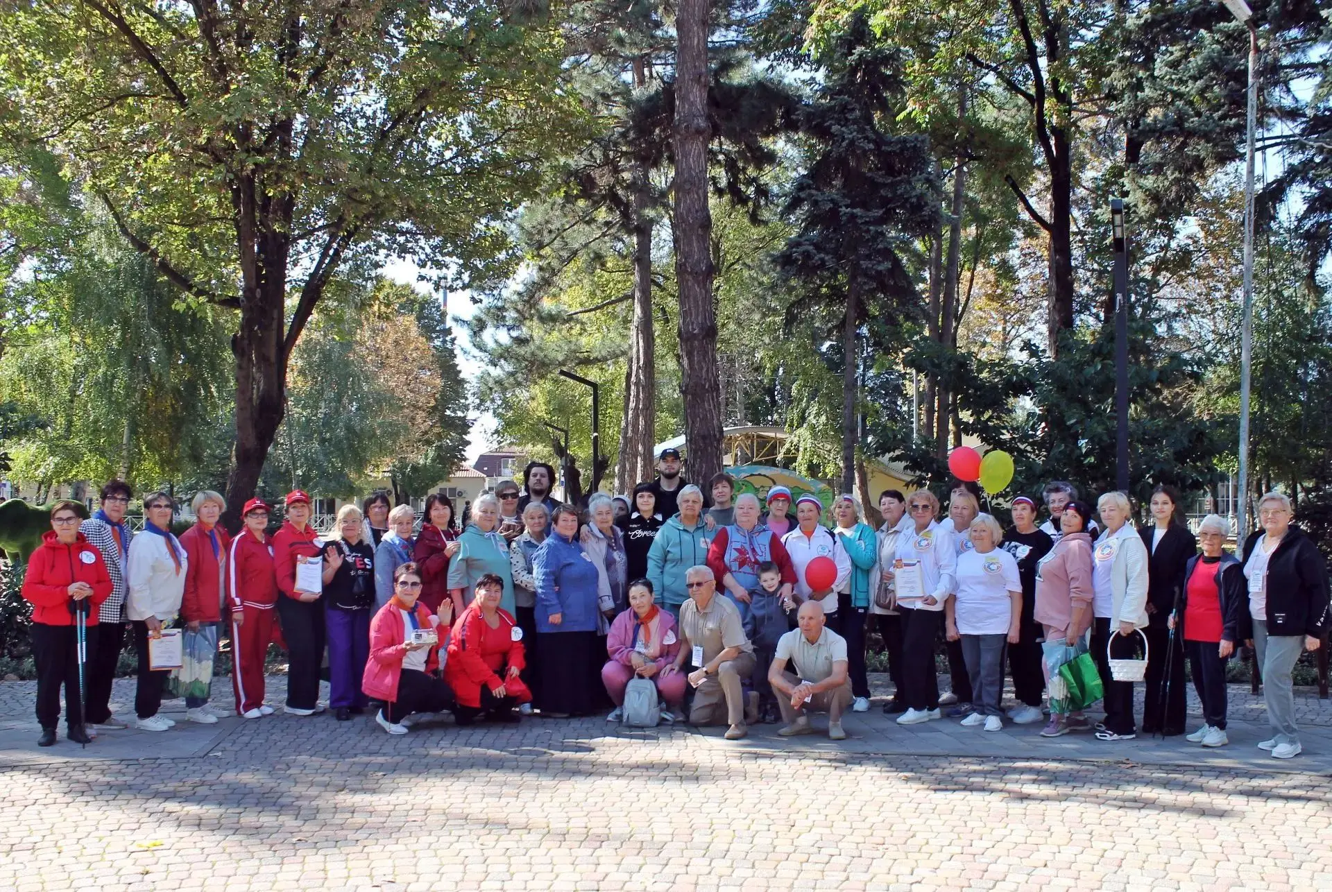 В Динском парке культуры и отдыха состоялся фестиваль «Активное долголетие», объединивш...