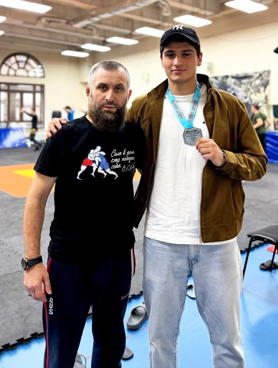 Лето — не время расслабляться 💪

Наш боец Эрик Фахретдинов стал серебряным призером Всероссийского 