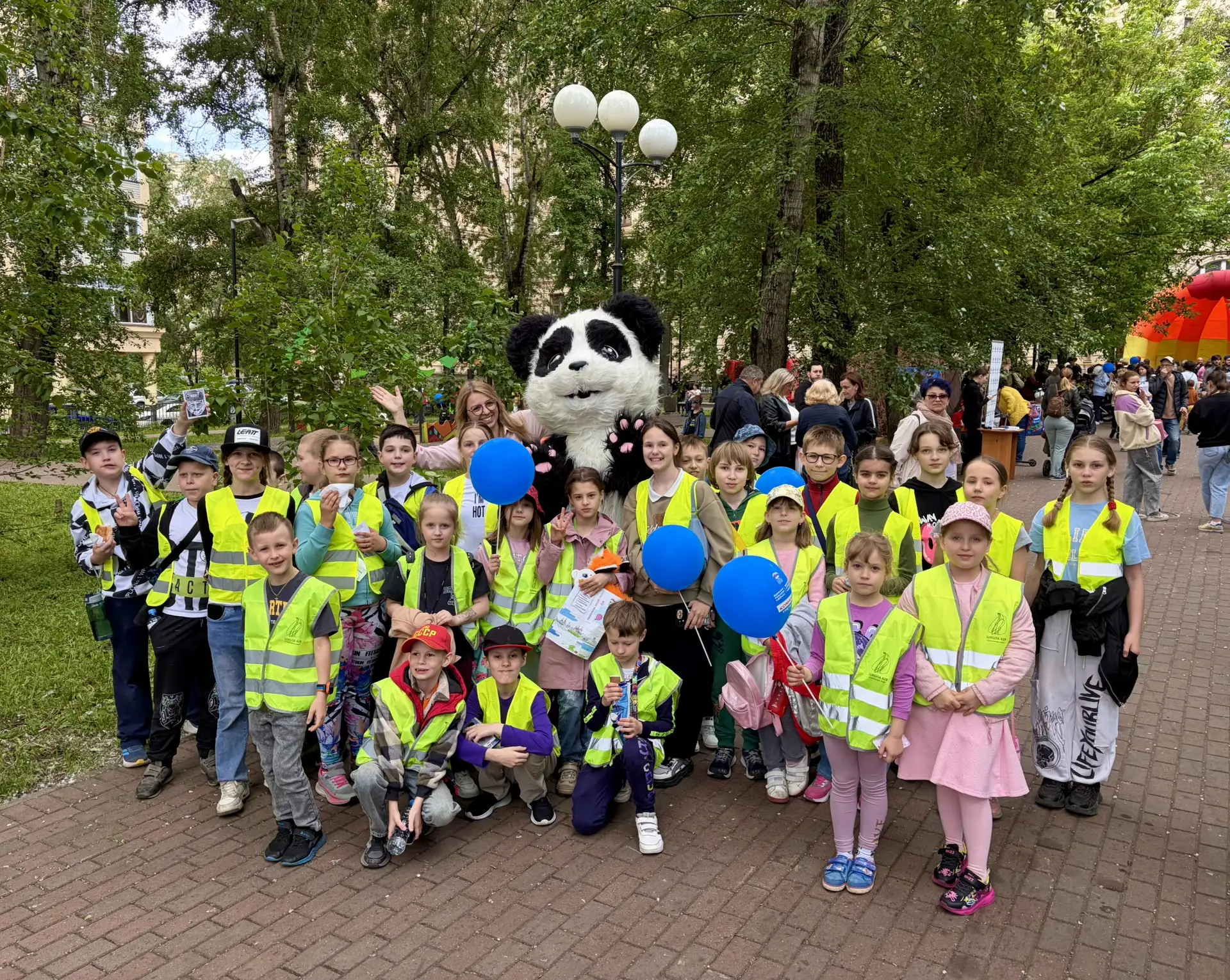 Неделя лета с пользой!🎉

🤩 Прошла всего неделя летних школьных каникул, но участники смены «Канику