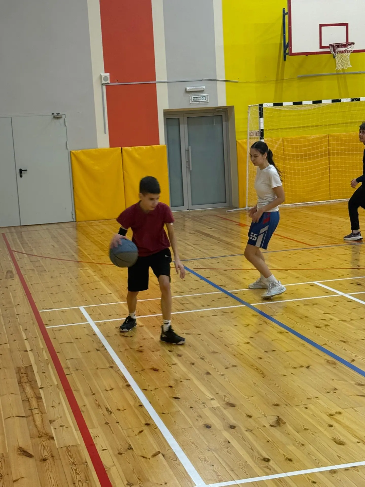 🏆 ФИНАЛ. УЧИТЕЛЯ VS УЧЕНИКИ. 🏆  Вчера в школе №32 кипели нешуточные баскетбольные страсти! На одной 