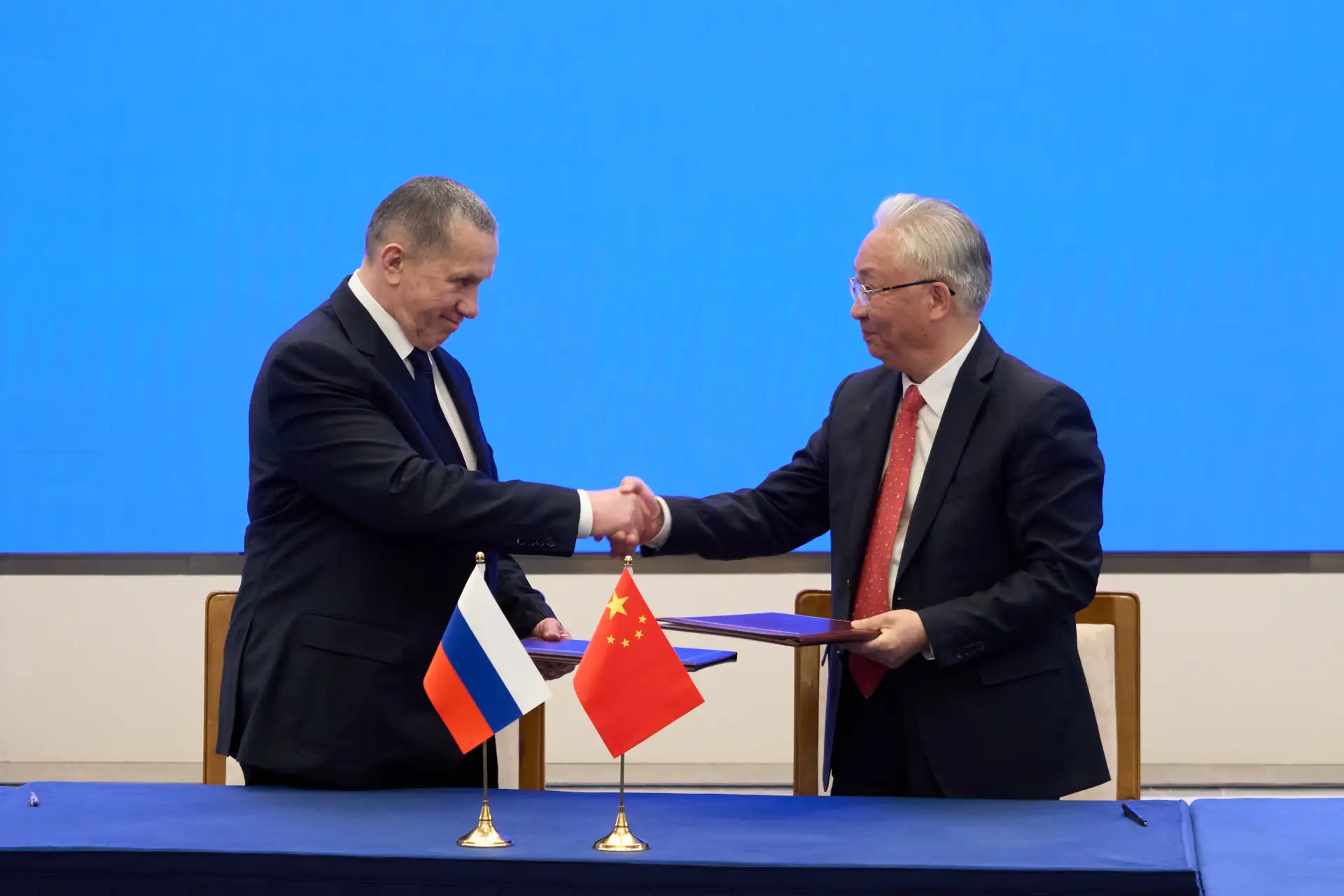🇷🇺🇨🇳Юрий Трутнев: Правительство России открыто к диалогу и будет оказывать поддержку в реализации ки