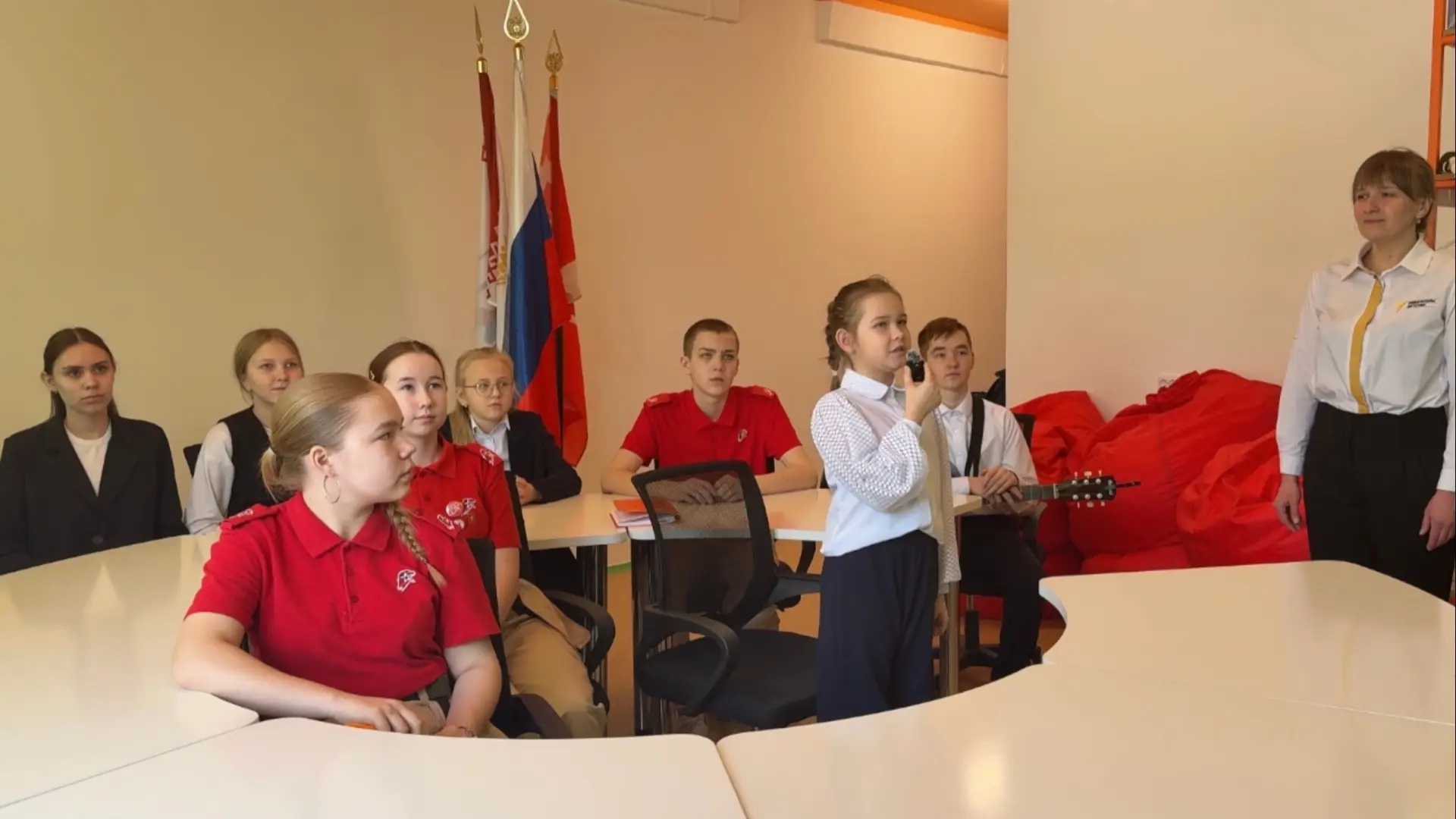 Крым и Россия едины! 🇷🇺  Сегодня активисты первичного отделения Движения Первых школы №3 п. Советски