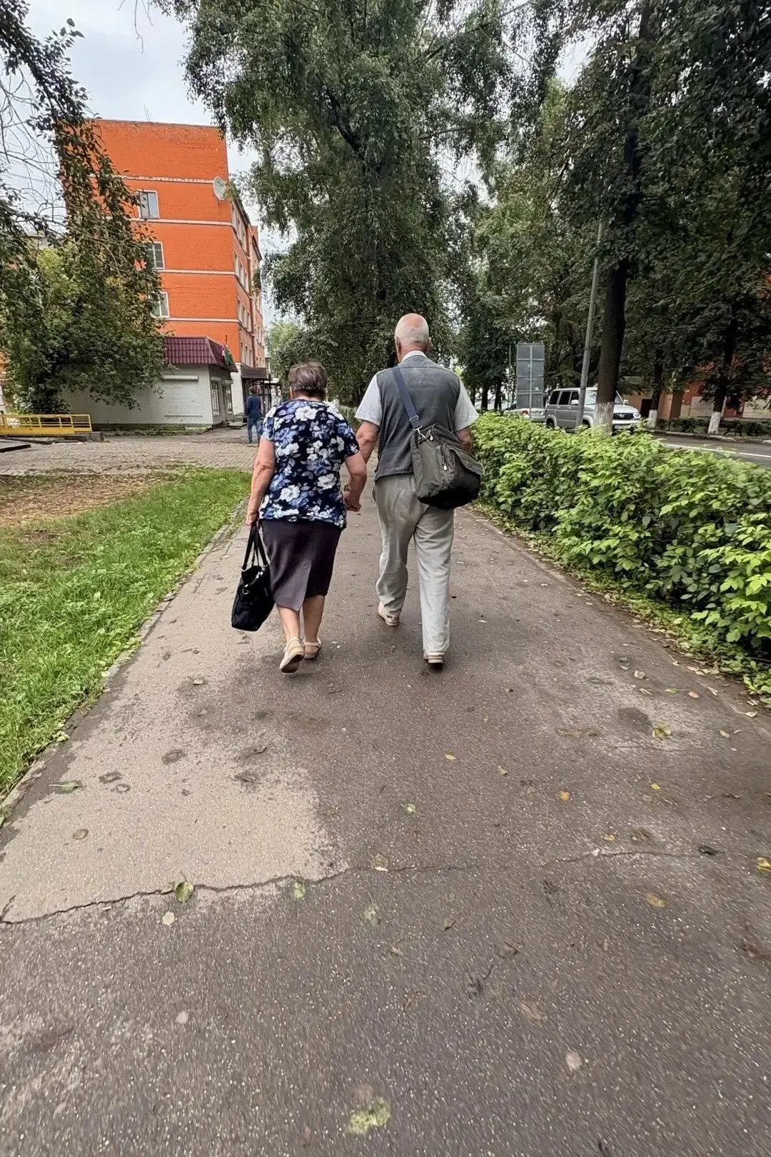 После нашего недавнего видео про пожилую пару, которая шла, державшись за руку друг дру...