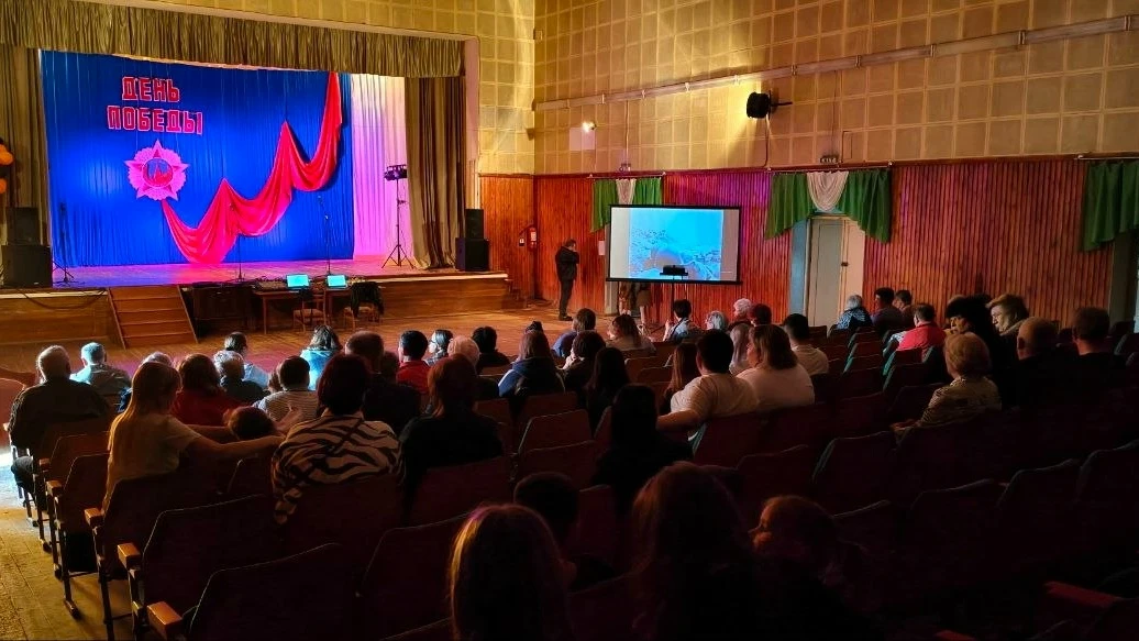 В Новоамвросиевском доме культуры в преддверии концертной программы ко Дню Победы 08.05.2026г. для з