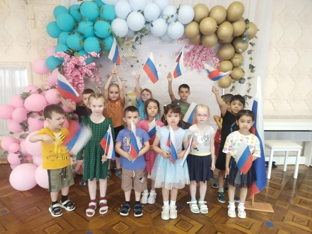 🇷🇺Подводим итоги праздничной, короткой недели ✨️✨️✨️#ДеньРоссии423 
❗️Дети  групп "Яблонька", "Оси
