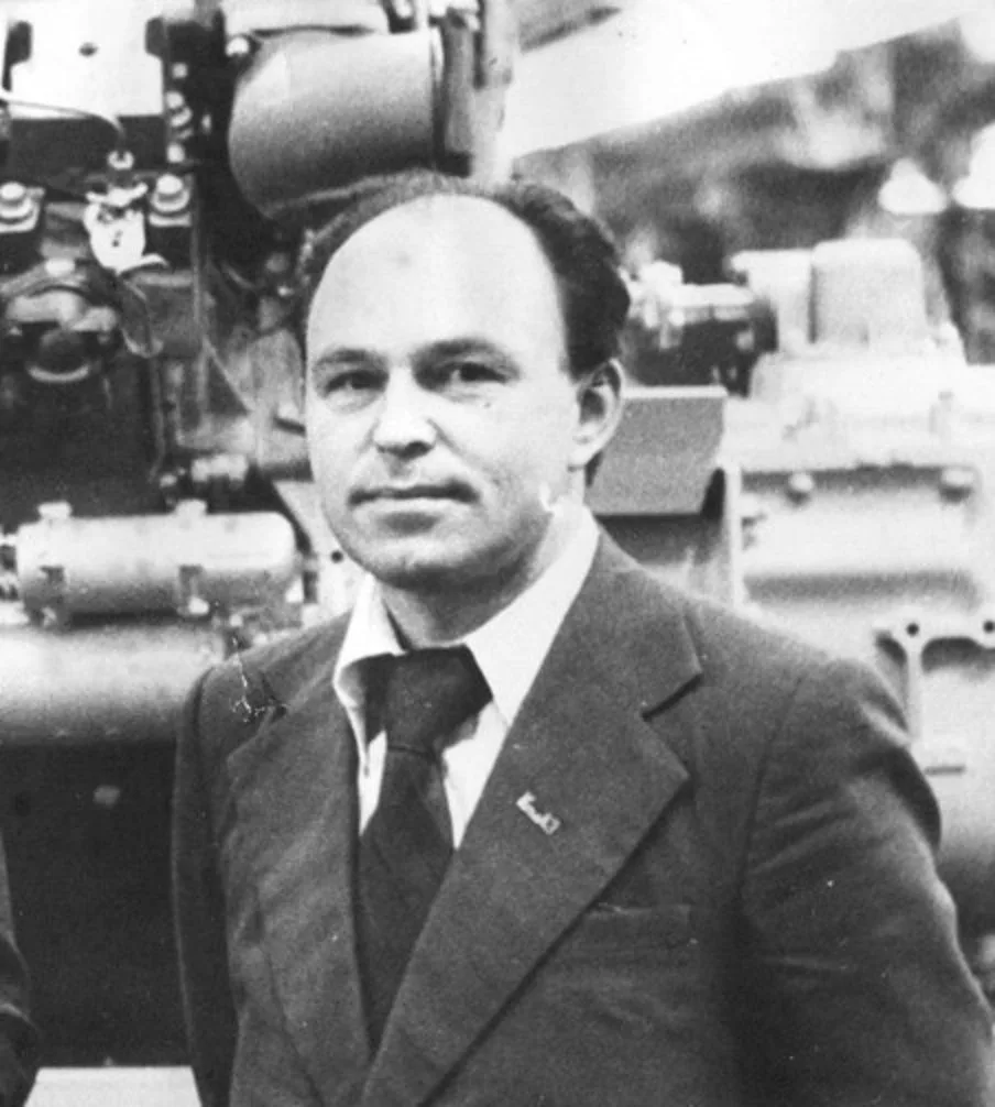 ♦55 лет назад, в октябре 1971 года был заключен договор с французской фирмой РЕНО на ок...