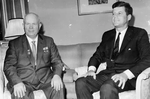 30 августа 1963 года для экстренной связи между лидерами СССР и США была создана «Горяч...