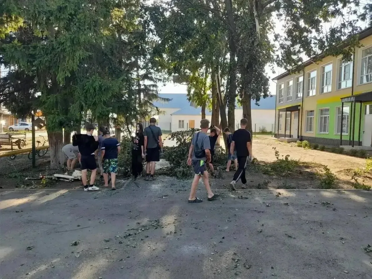 🏚 В Бузулукском районе устраняют последствия урагана

Во всех населённых пунктах района уже восстан