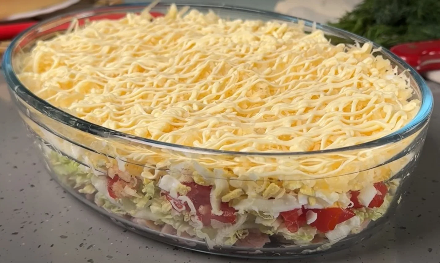 Сочный салат «Вкусняшка».