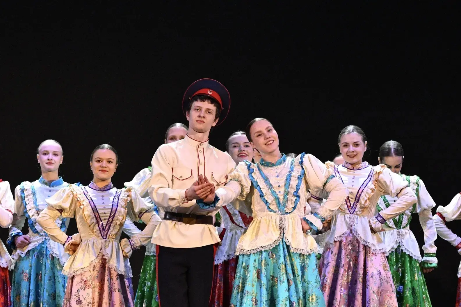 💃Ученица 10 класса МБОУ СОШ №14 Лазарева София в составе НХК «Офелия» стала обладательницей Гран-при