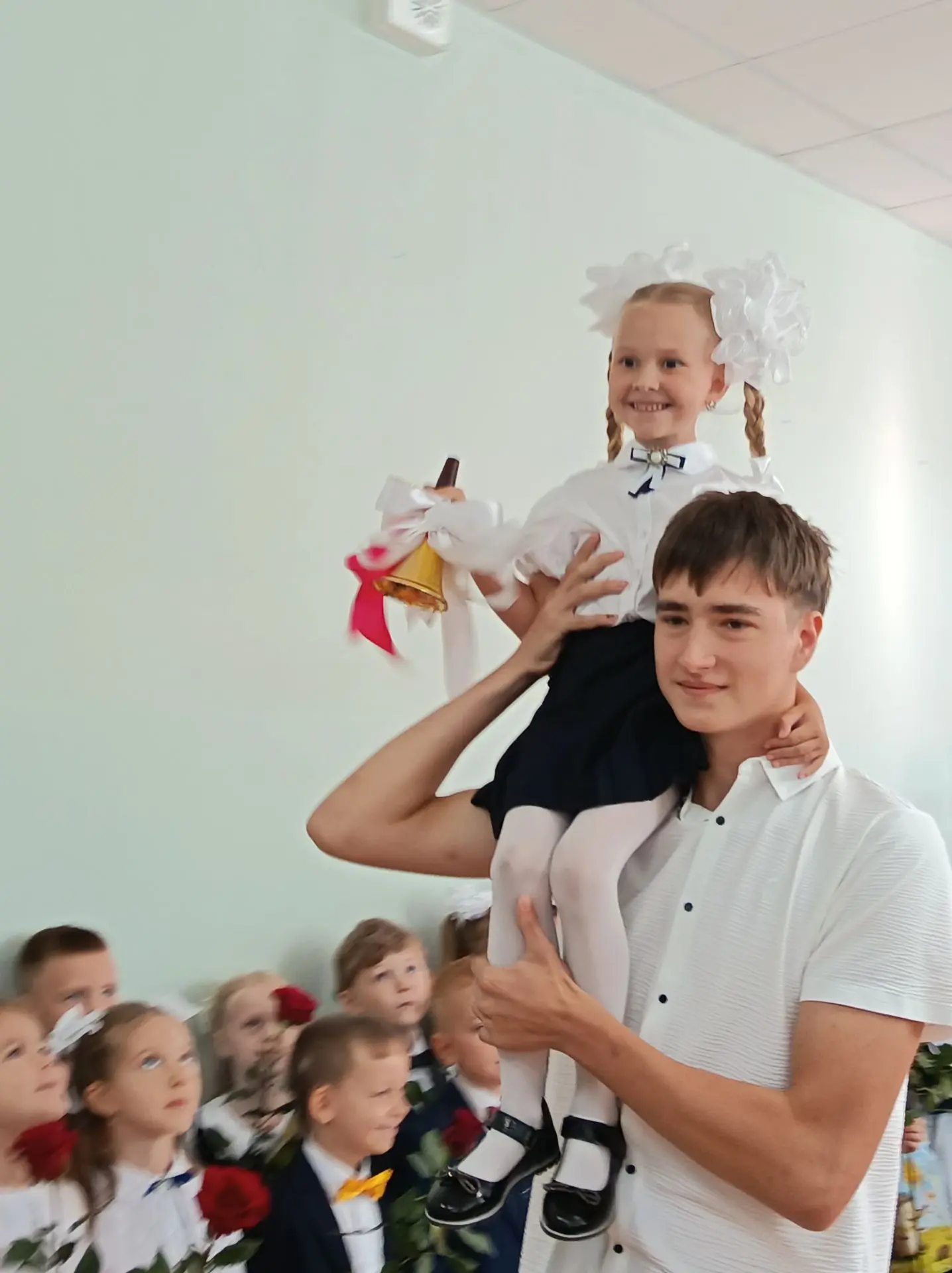 🔔 С Днем знаний! В нашей школе прозвенел первый звонок!