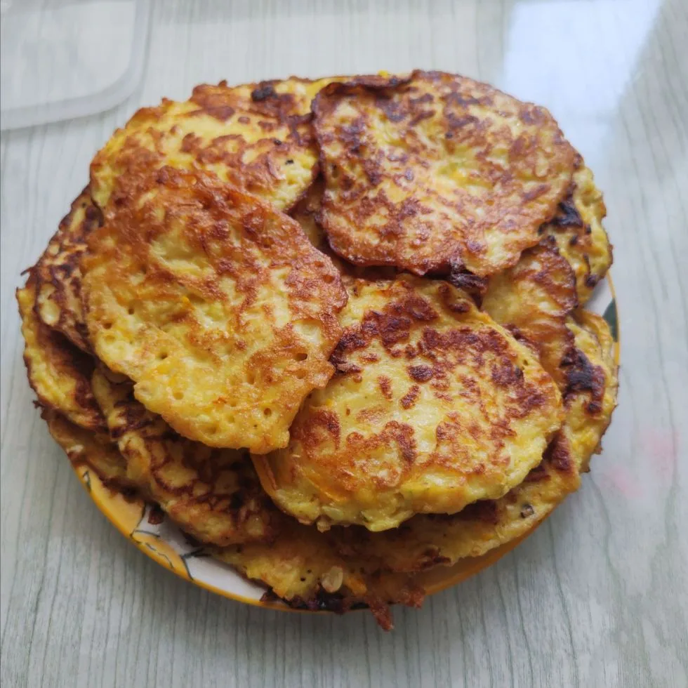 Пожарила кабачковые оладьи с чесноком. Так вкусно получилось 👌🔥