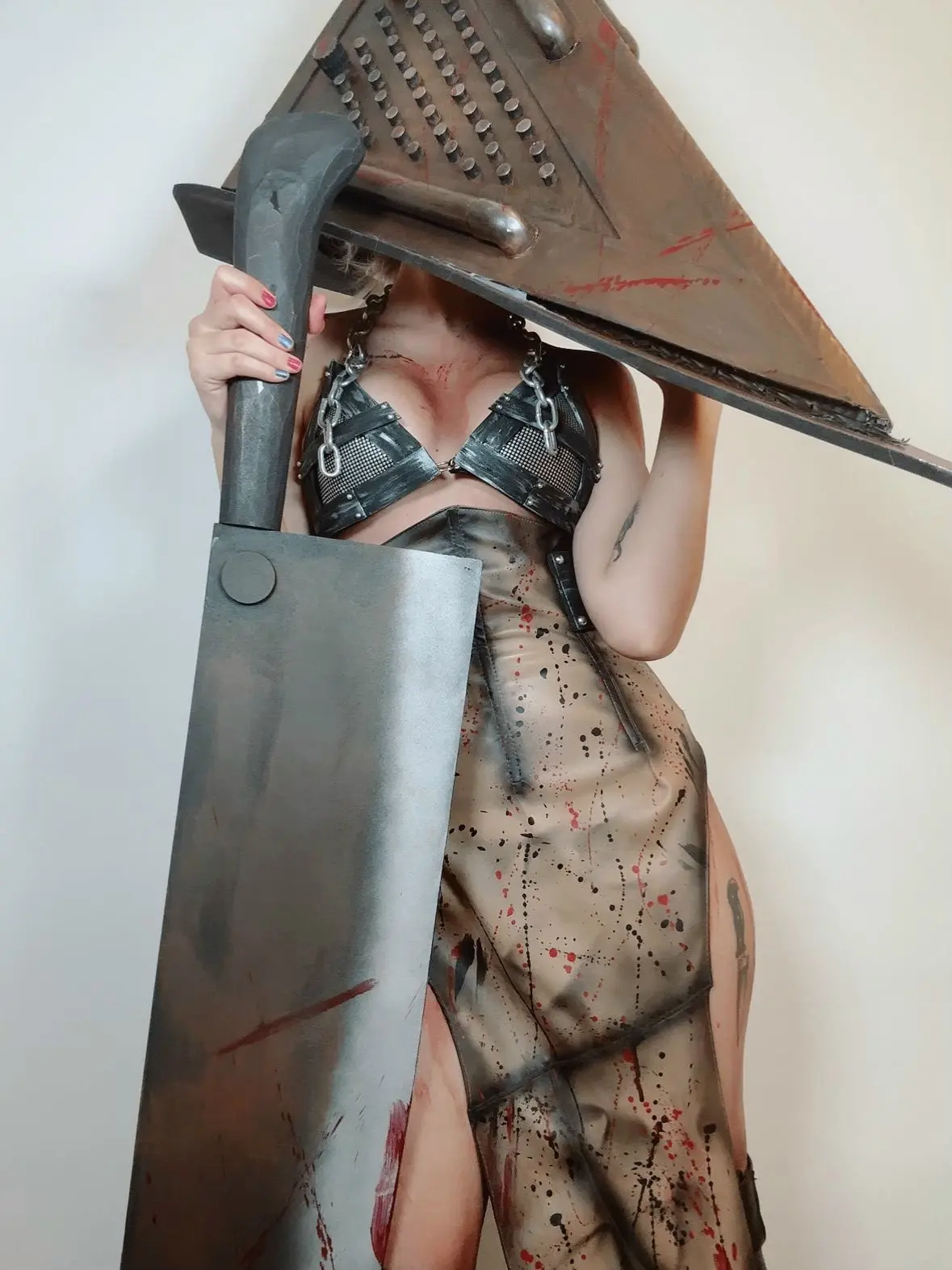 Немного косплея по Silent Hill 2 на вечер.