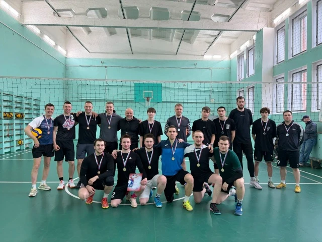 🏐 В п.Эссойла 18 апреля состоялся традиционный районный турнир по волейболу среди мужских и женских