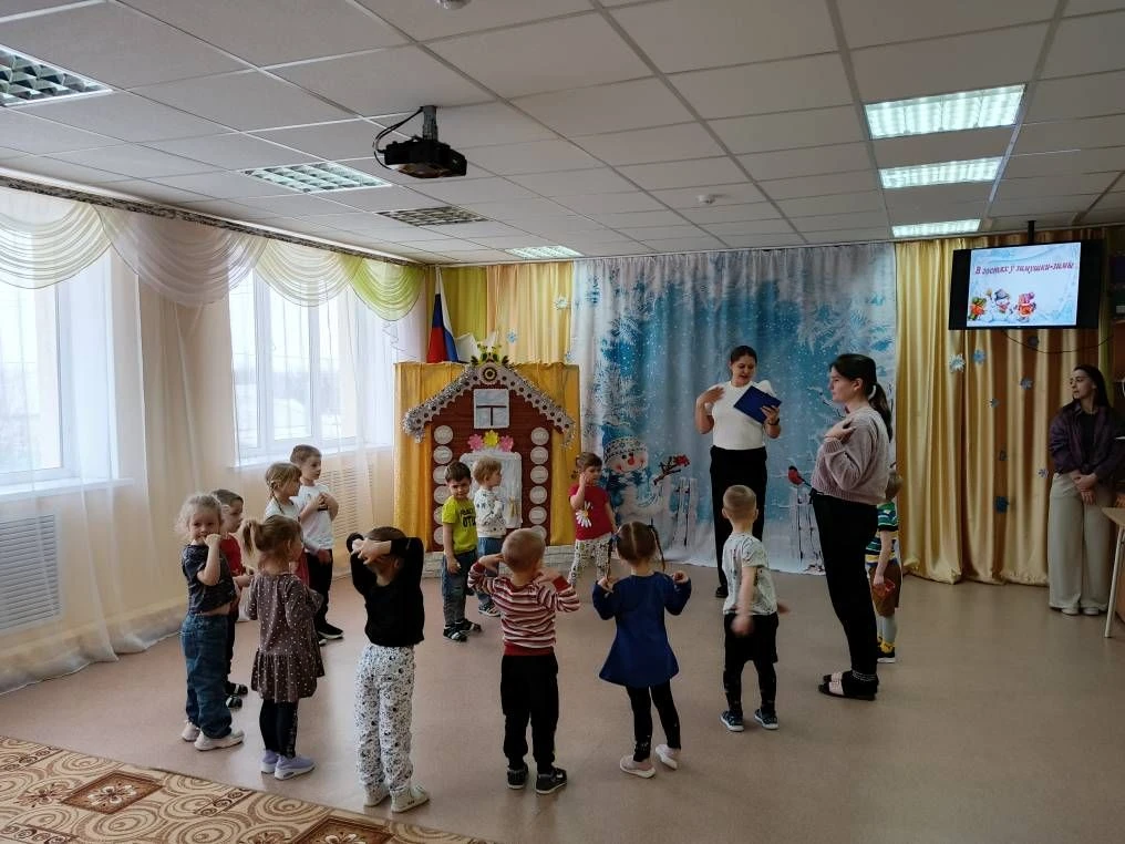 Зима! -сказочное время года! А зимние развлечения одни из наиболее любимых для детей. В...