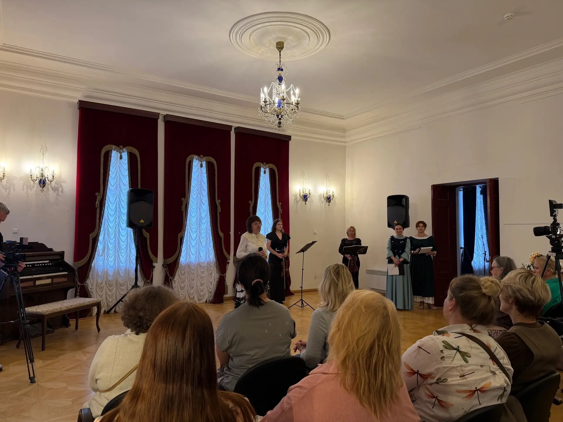 Прямо сейчас в мемориальном музее-усадьбе С.В. Ковалевской после реэкспозиции открывает...