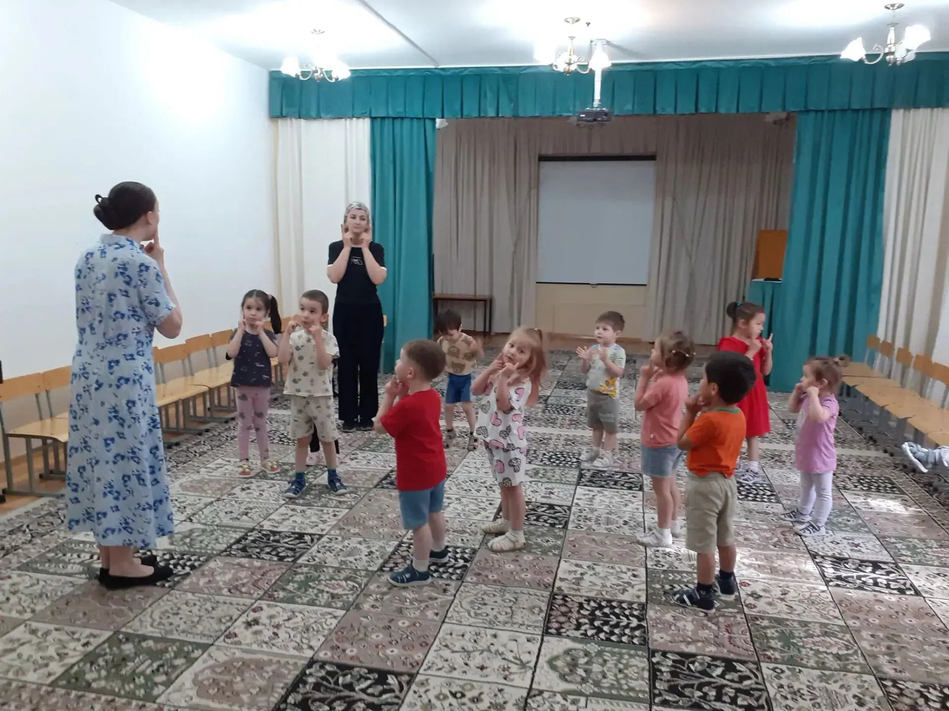 Музыкальный руководитель МБДОУ4 Детский сад "Золотой ключик " г.Усть-Джегуты Аджиева Мариям Анзоровн