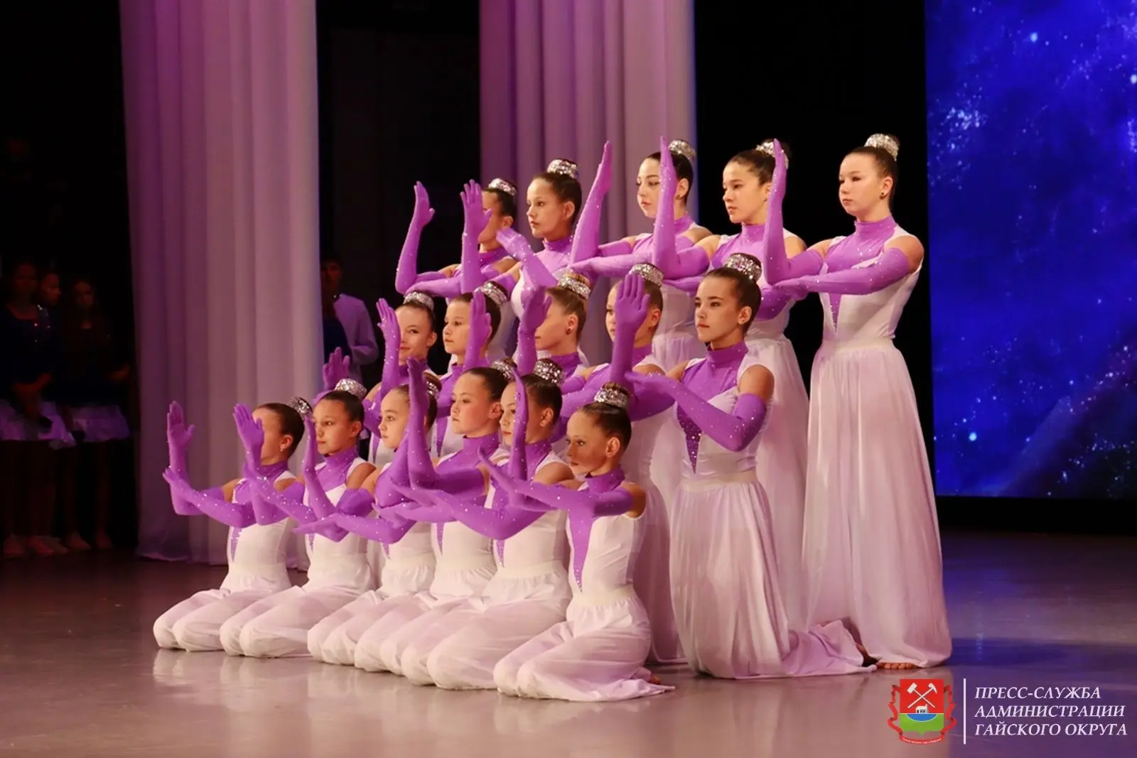 🎼 Во Дворце культуры горняков прошел праздничный концерт, посвященный Дню учителя.