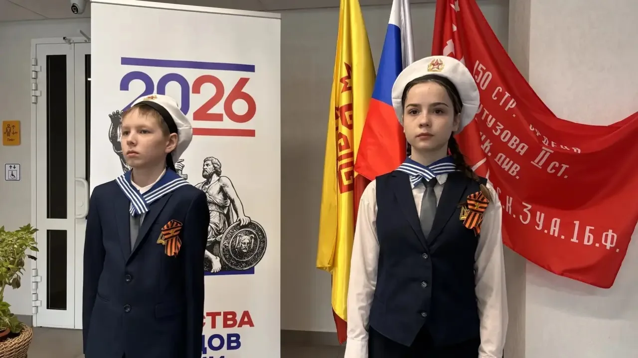 🇷🇺 ЧАСОВОЙ У ЗНАМЕНИ ПОБЕДЫ: ЭСТАФЕТА ПАМЯТИ ПРОДОЛЖАЕТСЯ  В преддверии великого праздника Дня Побед