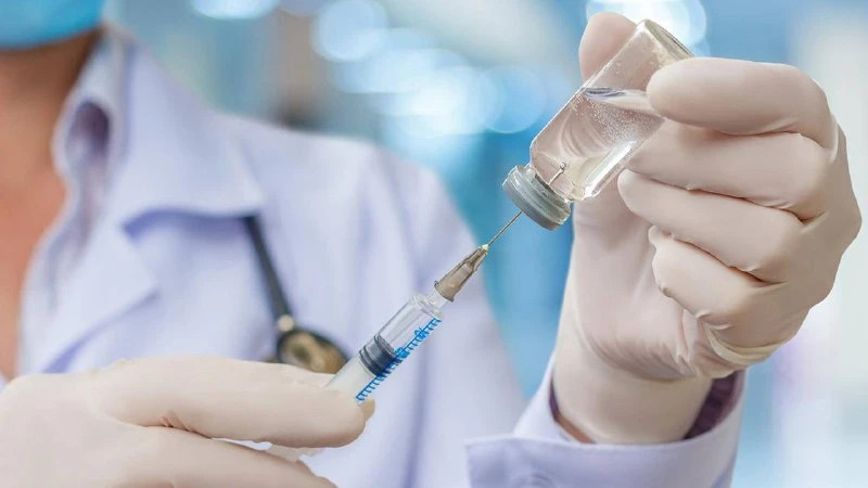 💉 Первую российскую вакцину от рака кожи получат 20 пациентов до конца 2026 года.