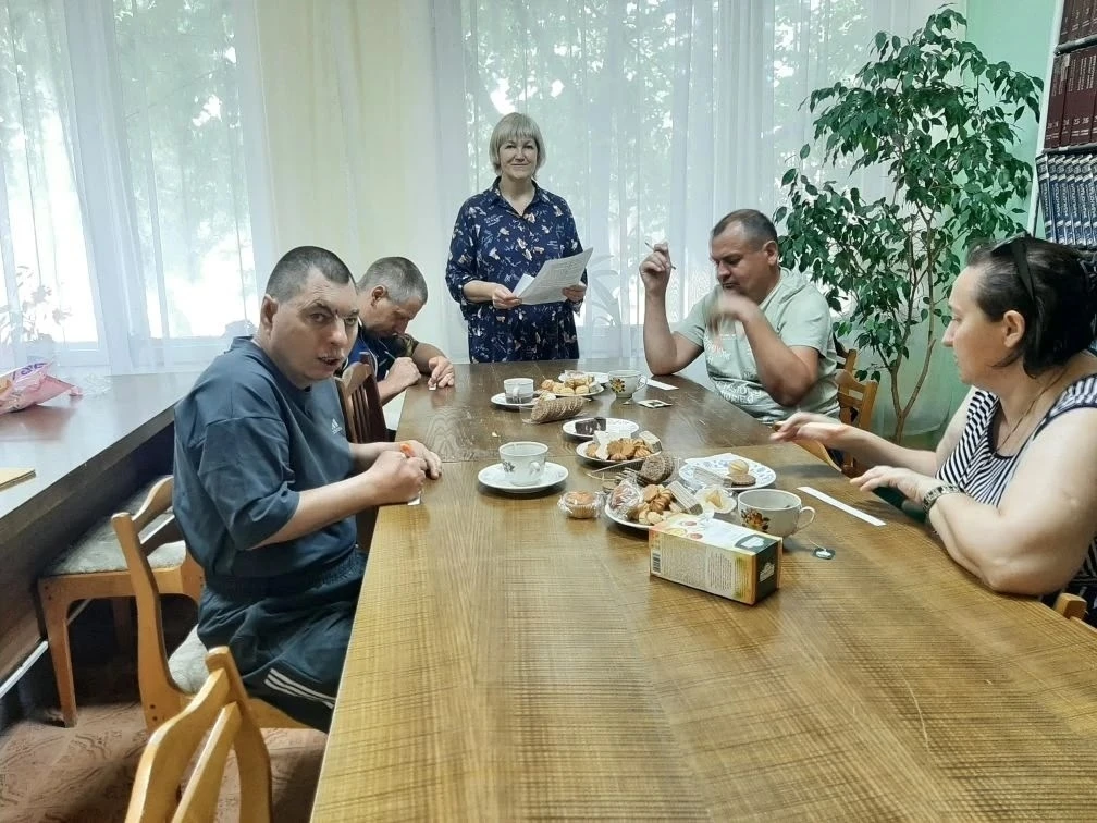 Жирновск🏡

▶️ Беседа-путешествие «Вся страна – огромный дом»

🇷🇺 В преддверии Дня России в год ед