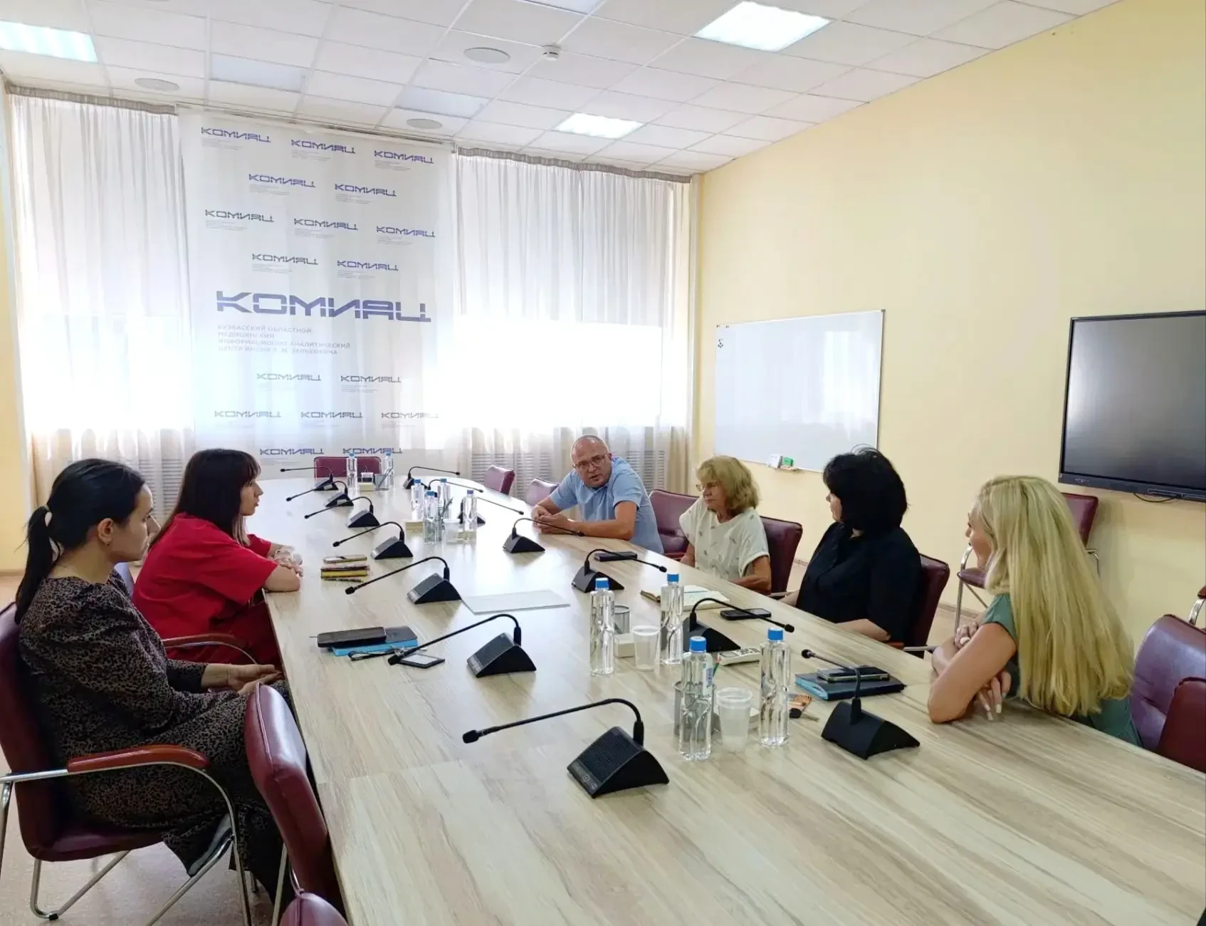 Сегодня в ГАУЗ КОМИАЦ им. Р. М. Зельковича состоялось рабочее совещание с представителями областной 