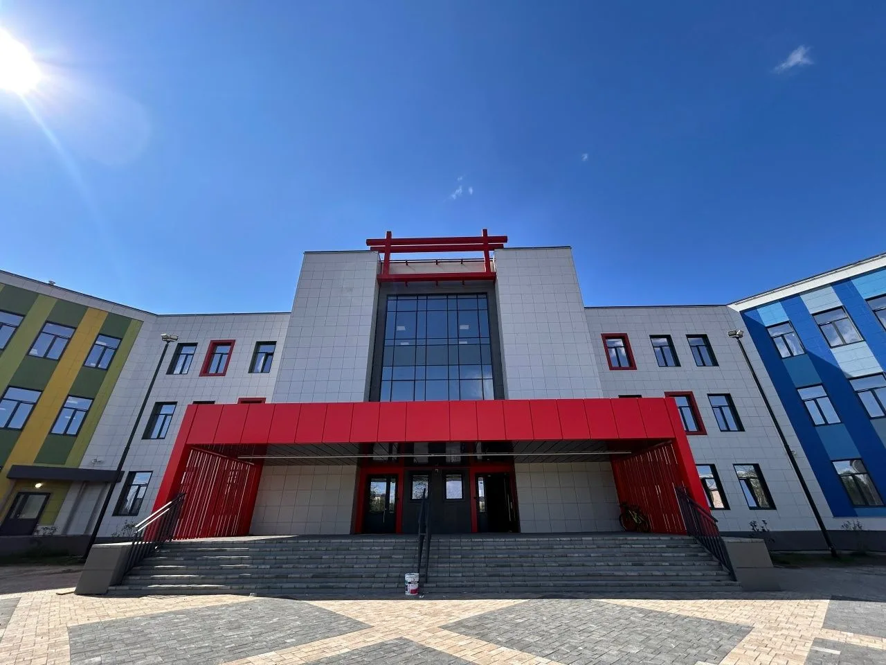 Новая школа — новое будущее 🏫

В сентябре 2025 года в новом микрорайоне «Монгун» распахнула свои дв