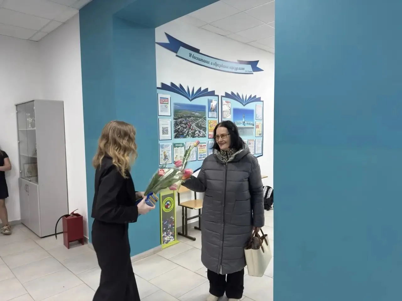 Сегодня ребята из МБОУ СОШ №3 показали, как важна благодарность и тепло!    Перед началом уроков уче