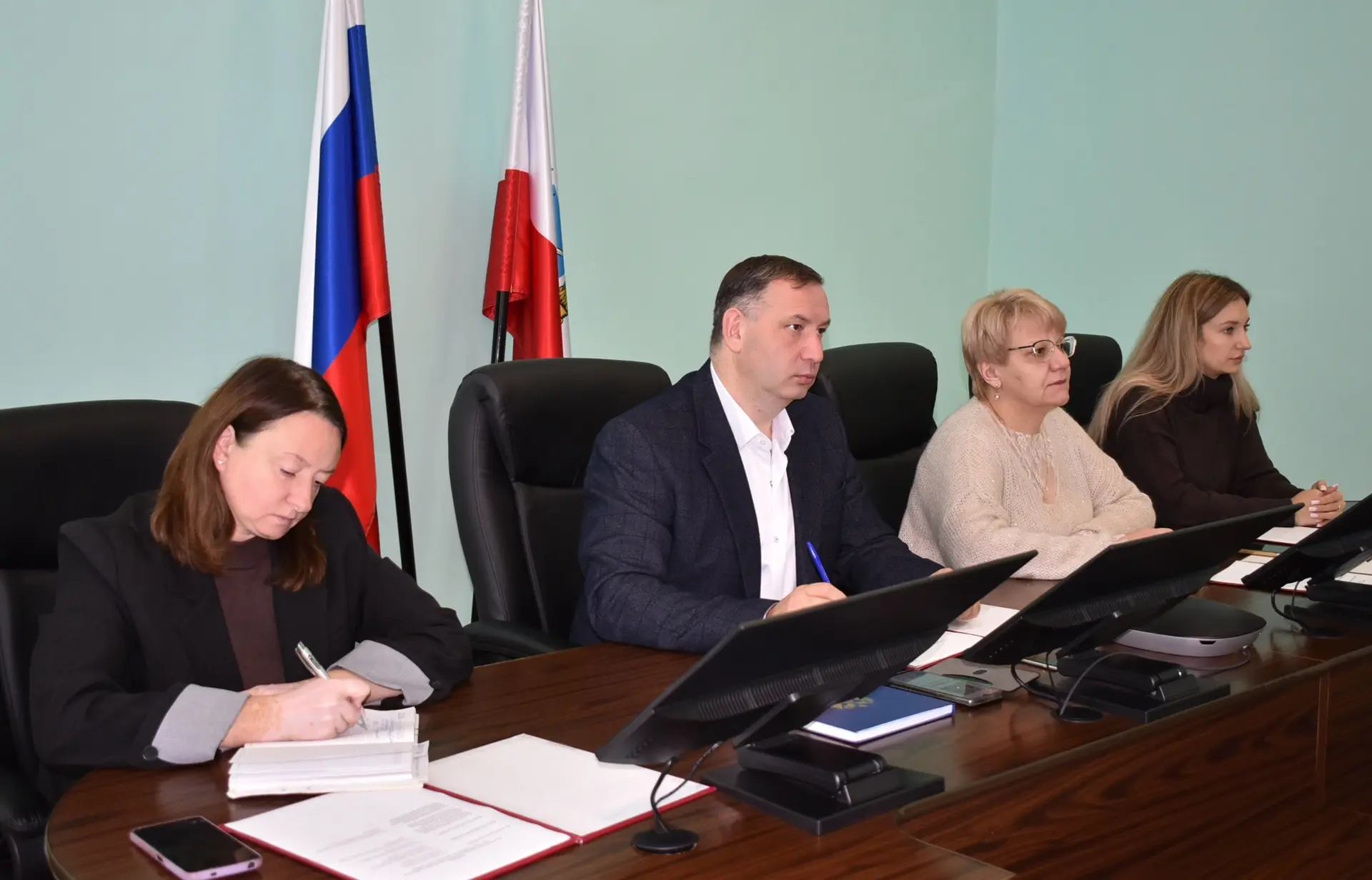 Глава Ртищевского муниципального района Александр Жуковский провел постоянно действующе...