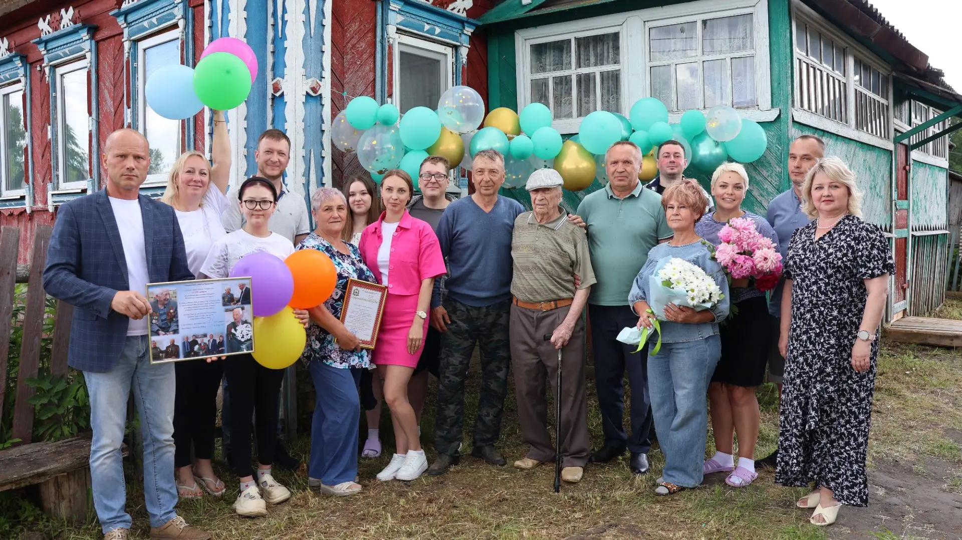 Сегодня свой вековой юбилей отмечает ветеран Великой Отечественной войны Елисей Евстигн...