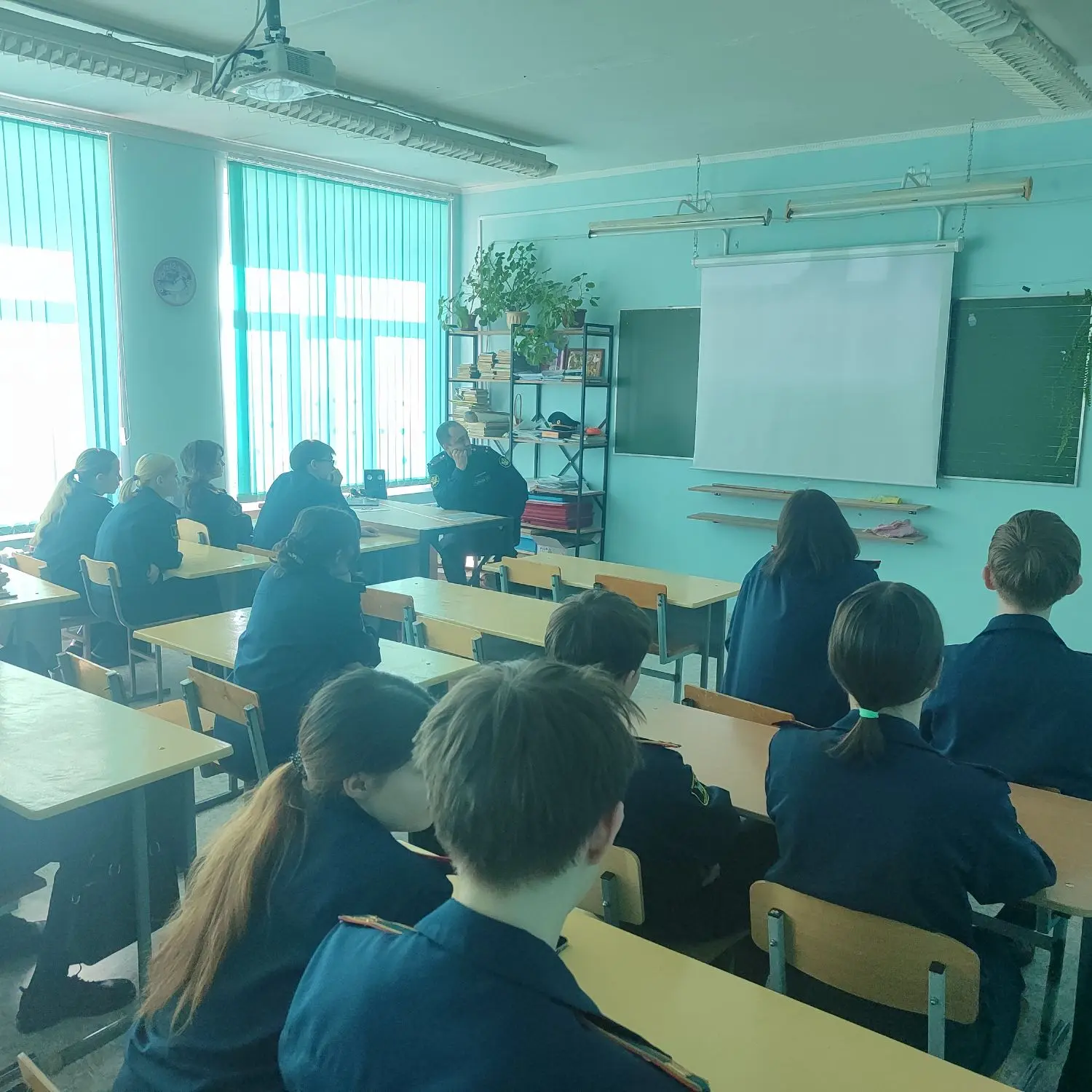Профориентационная встреча с кадетами 11 класса  Сегодня для учащихся кадетского 11 класса состоялас