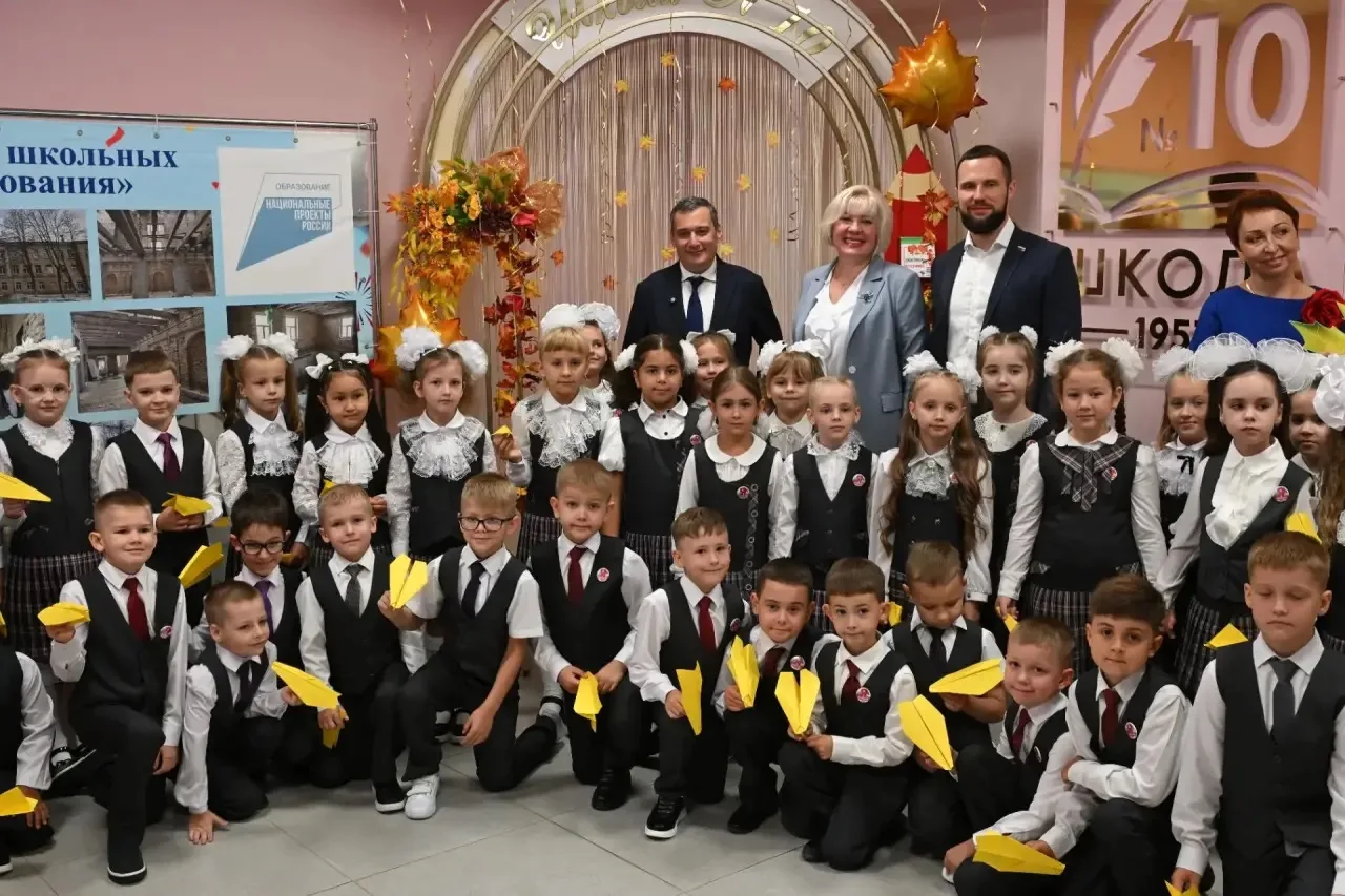 🎊 1 сентября — день, который каждый помнит по‑своему: запах свежих тетрадей, волнение ...