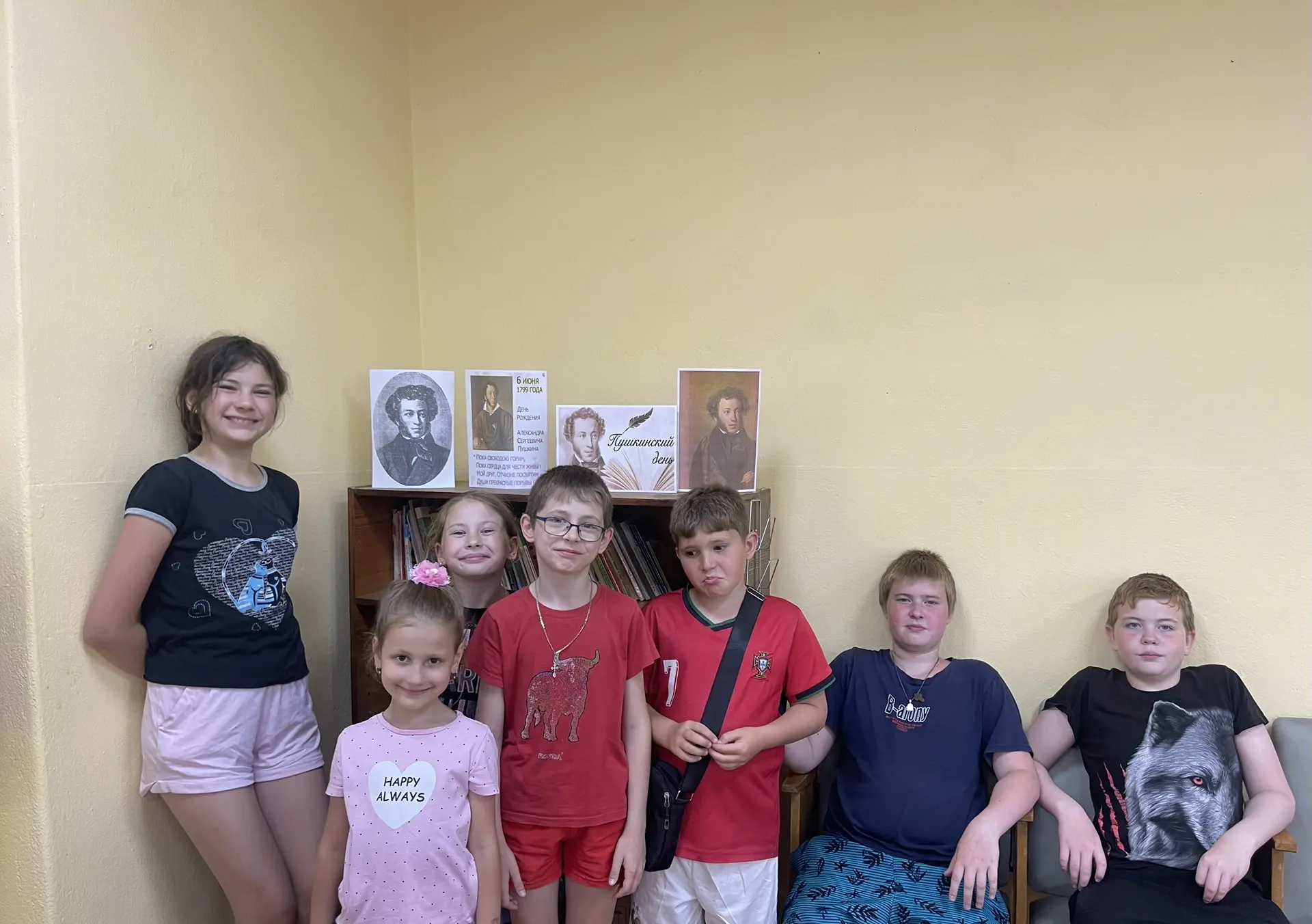 В Сосновоборском доме культуры прошла игровая программа «Там на неведомых дорожках», по...