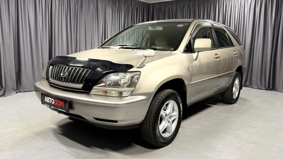 Toyota Harrier 1998

3.0 бензин, АКПП, 4WD, 220 л.с., пробег 237 тыс. км.
Комплектация: 3.0 FOUR

По