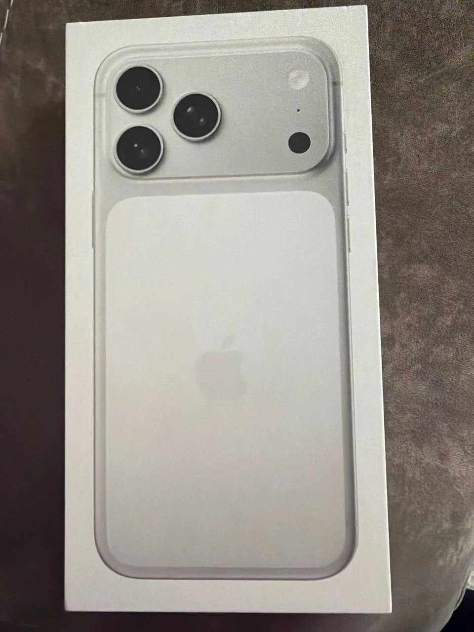 🔥 Сразу два iPhone 17 Pro Max уехали к своим владельцам