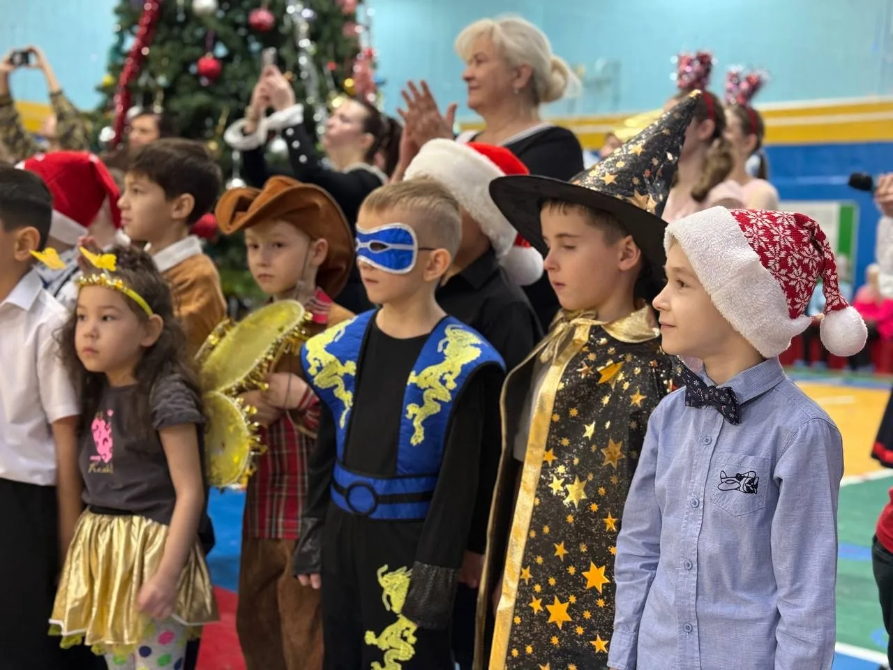 🎄 Волшебство для самых маленьких: в нашем лицее прошел новогодний утренник! 🎁  Мы с огромной радость